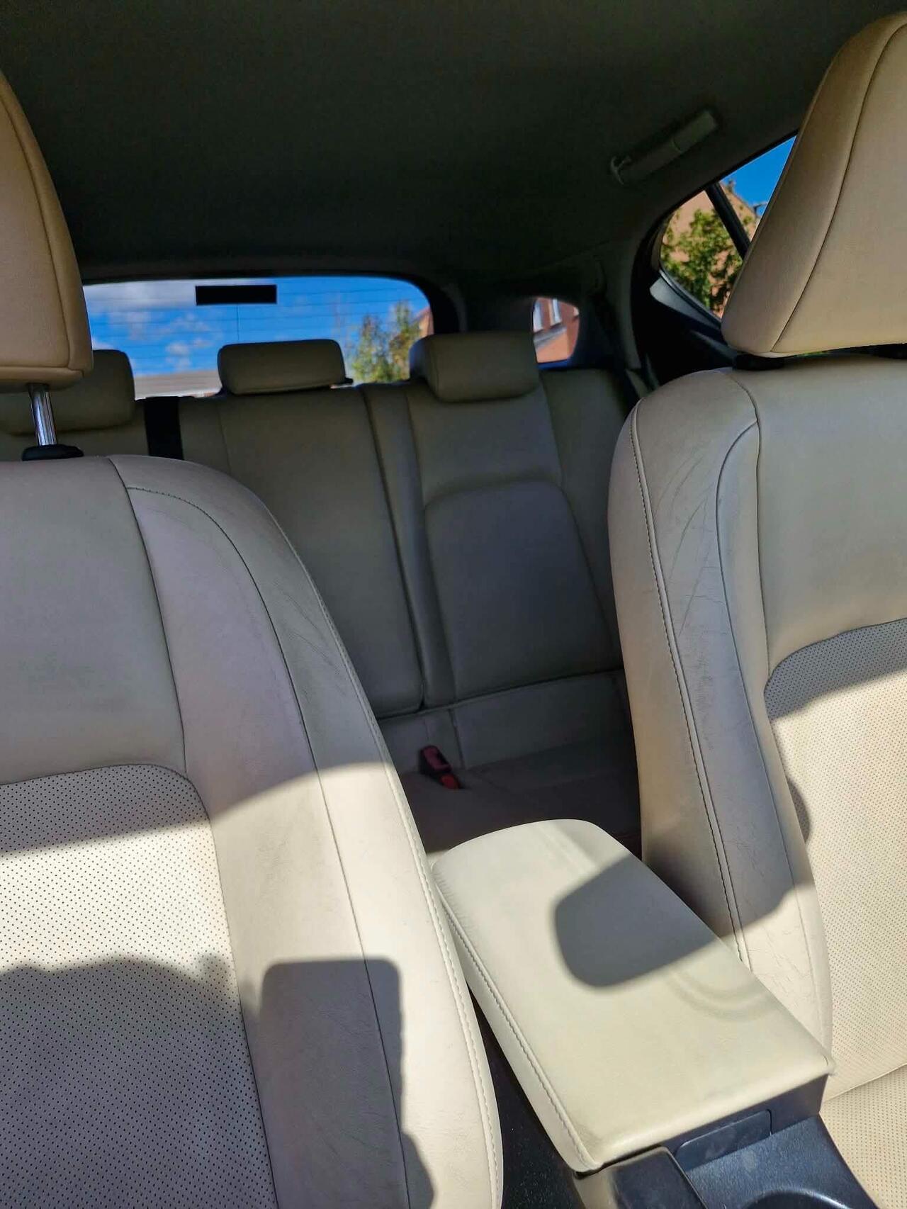 Lexus CT — photo 8