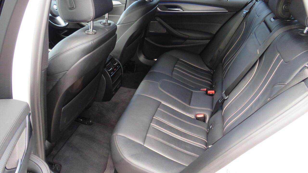BMW 5 Series — photo 20