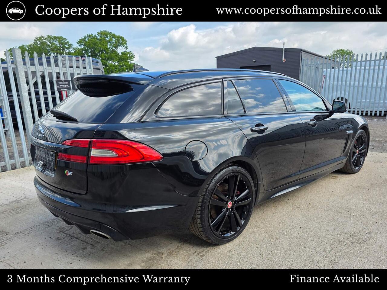 Jaguar XF — photo 15