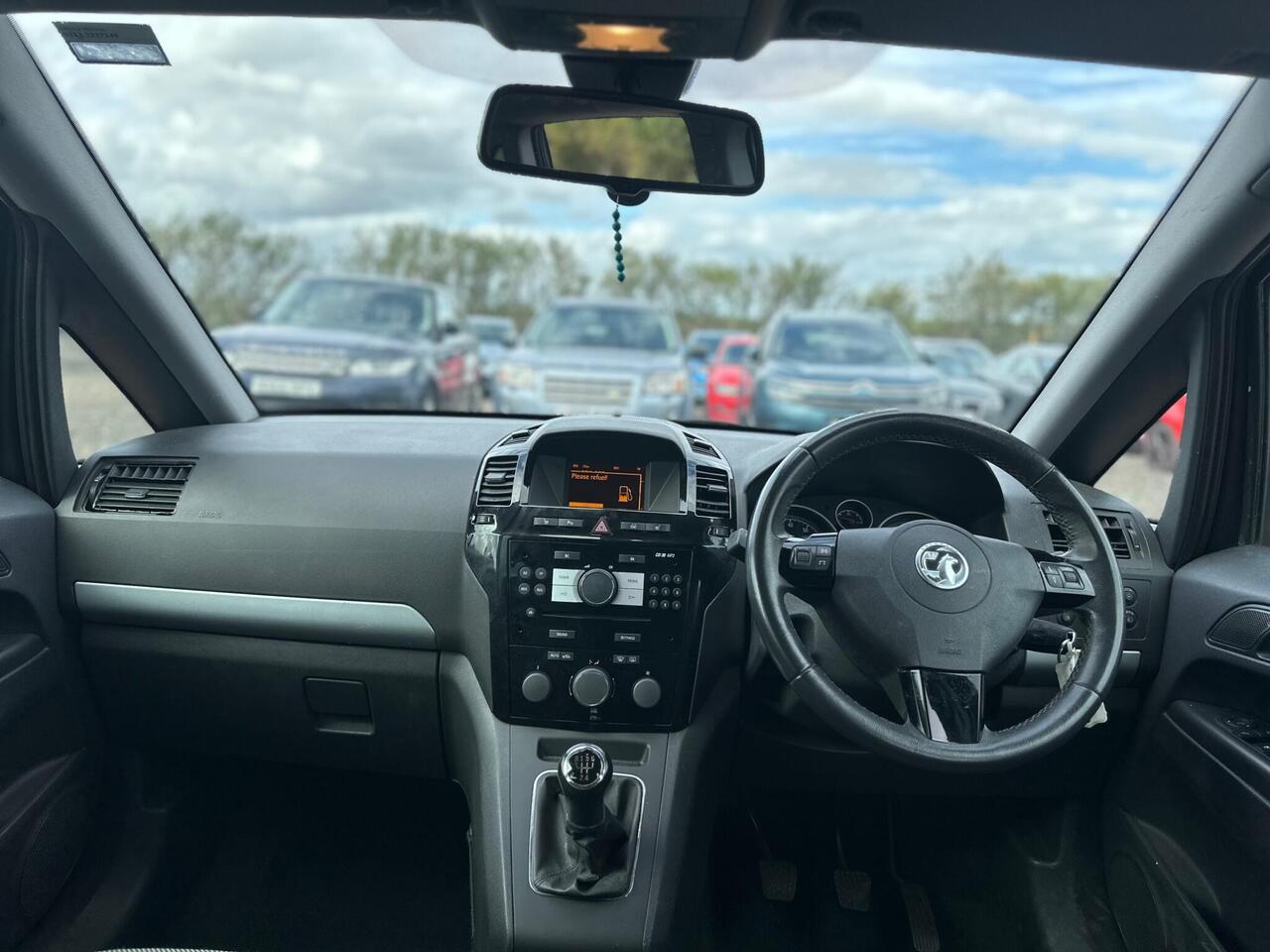 Vauxhall Zafira — photo 30