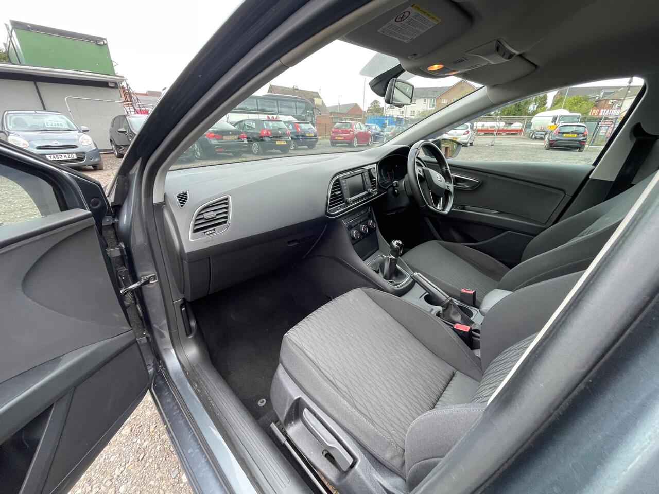 SEAT Leon — photo 11