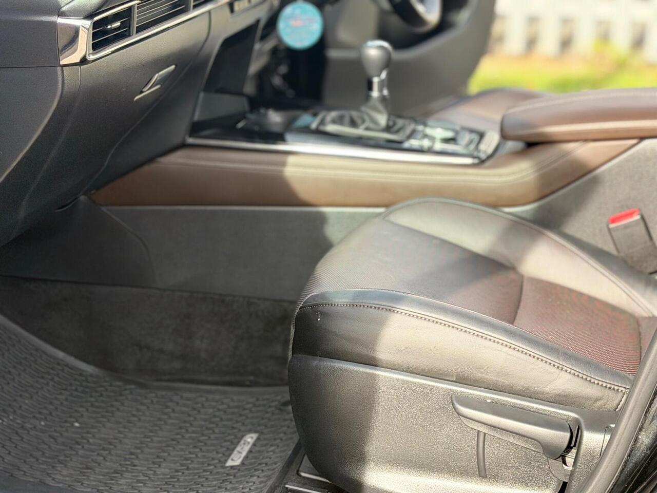 Mazda CX-30 — photo 38