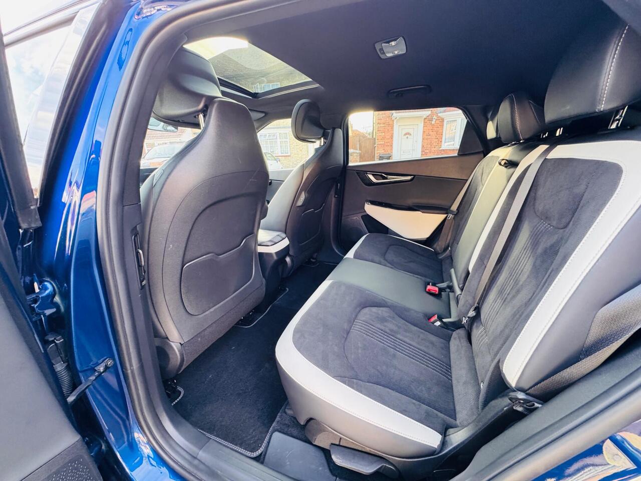 Kia EV6 — photo 20