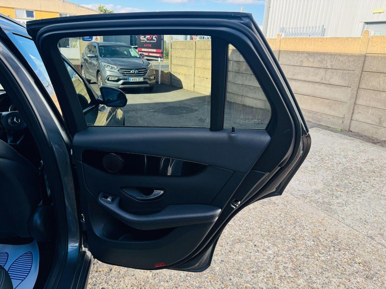 Mercedes-Benz GLC — photo 12