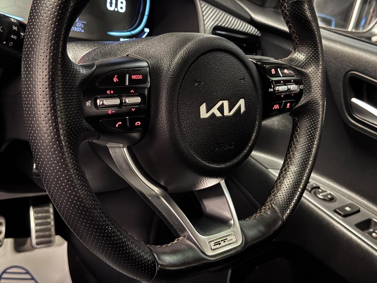 Kia Stonic — photo 23