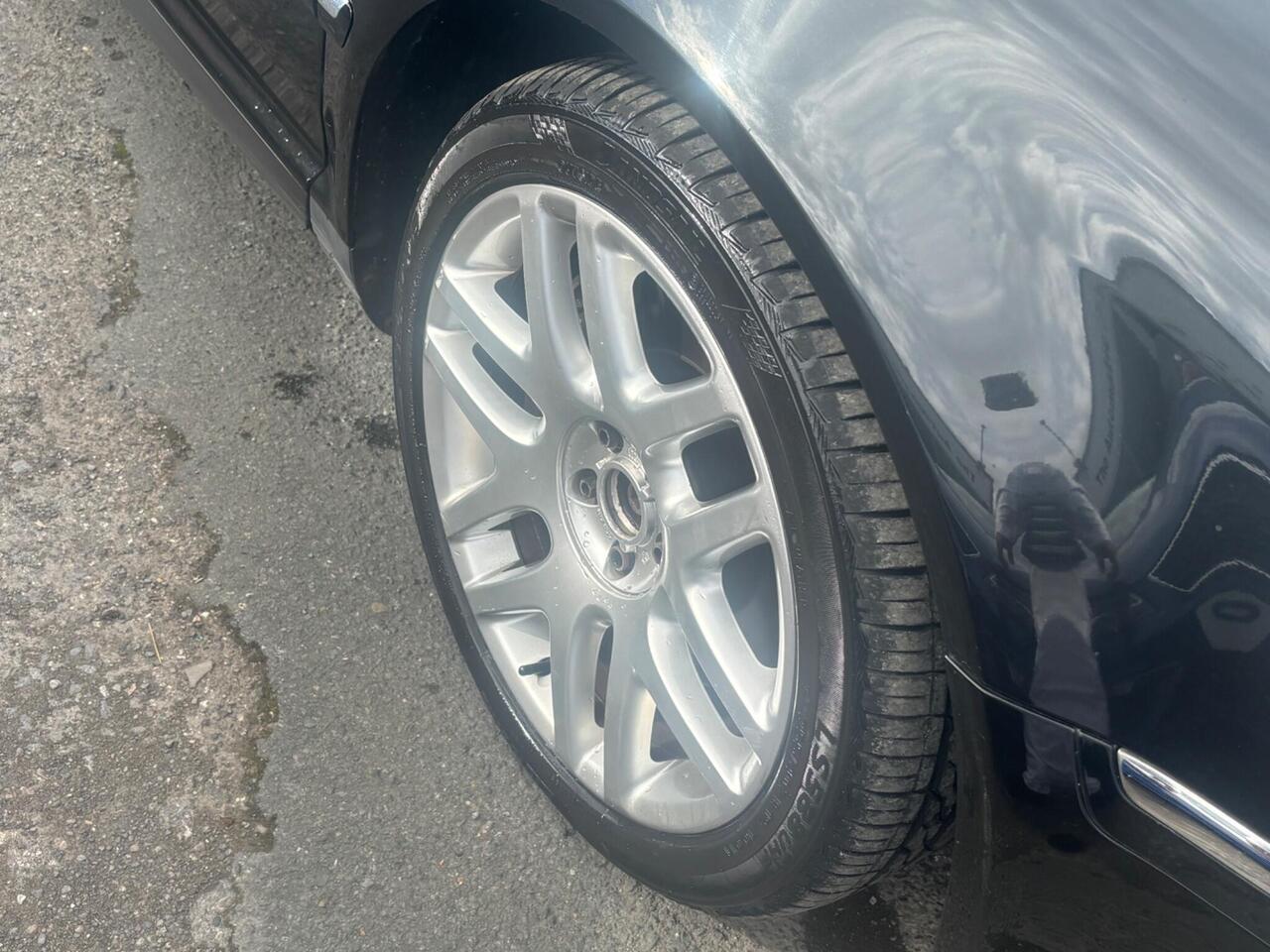 Volkswagen Phaeton — photo 29