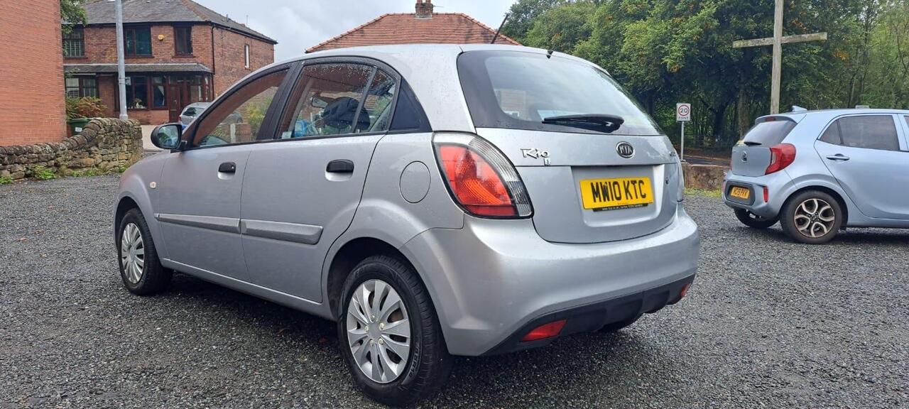 Kia Rio — photo 4