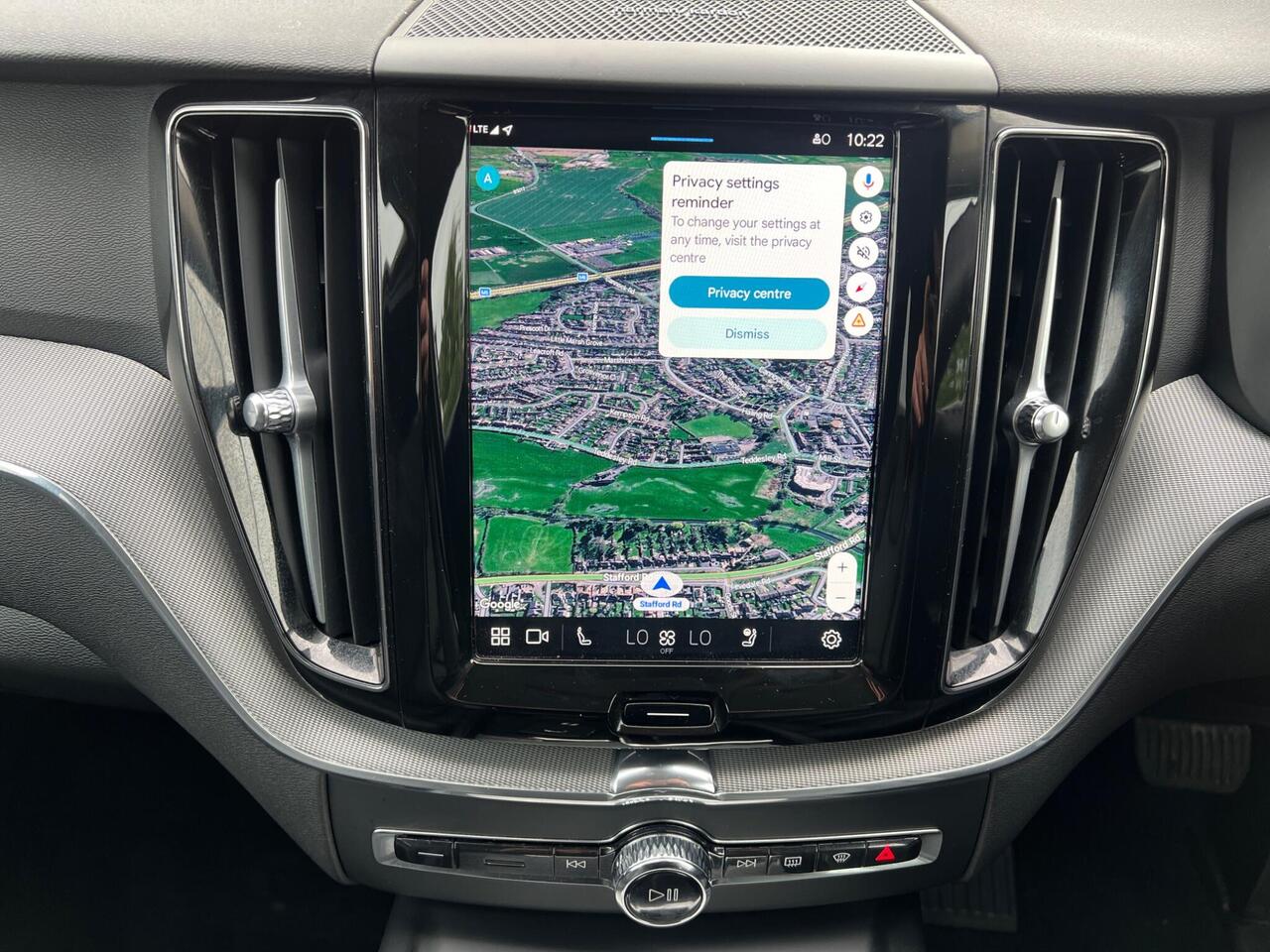 Volvo XC60 — photo 40