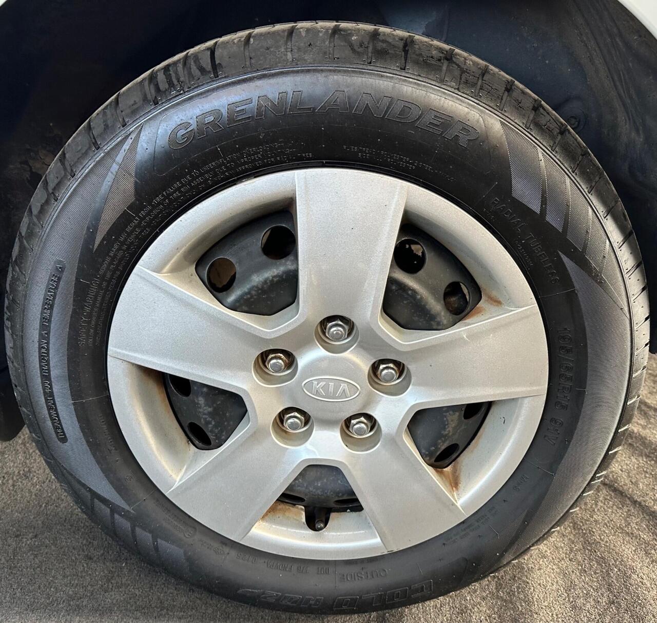 Kia Venga — photo 32