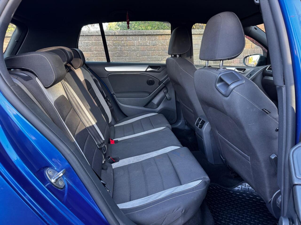 Volkswagen Golf — photo 17