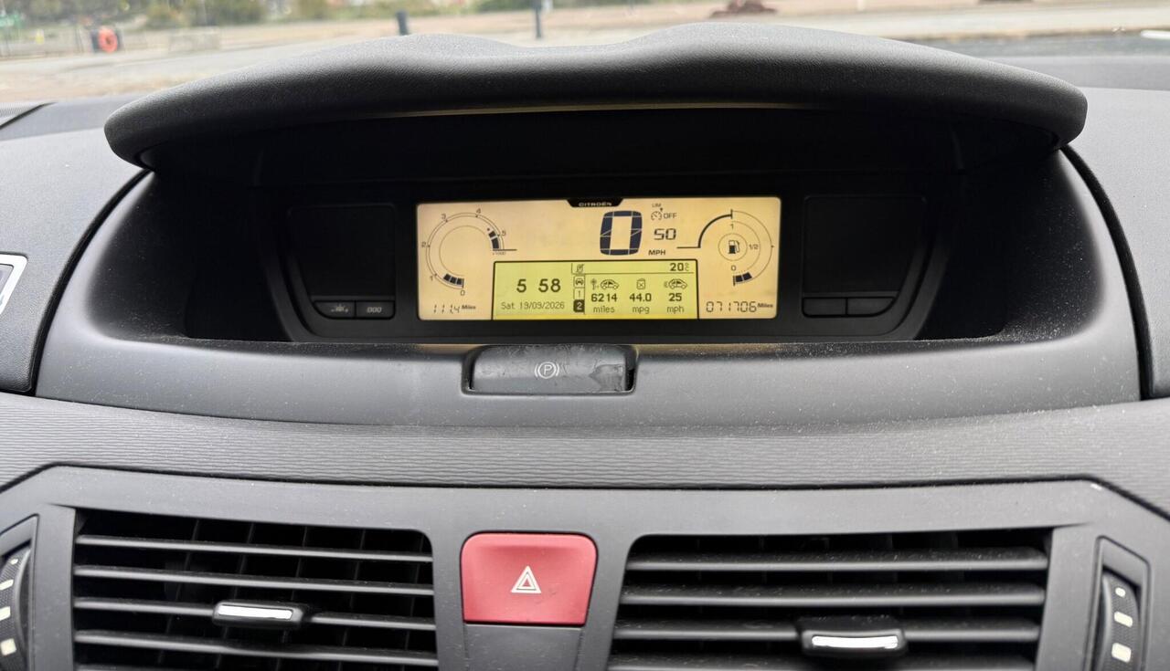 Citroen C4 Picasso — photo 36