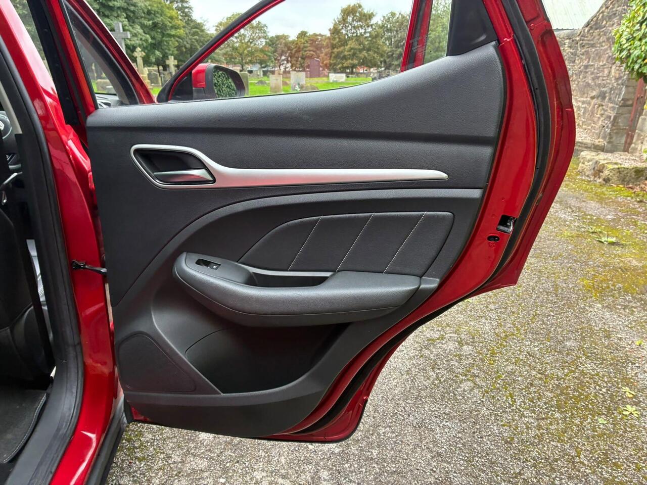 MG MG ZS — photo 26