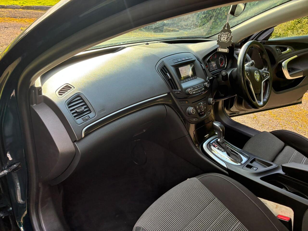 Vauxhall Insignia — photo 13