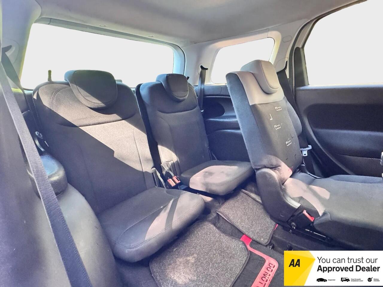 Fiat 500L — photo 13