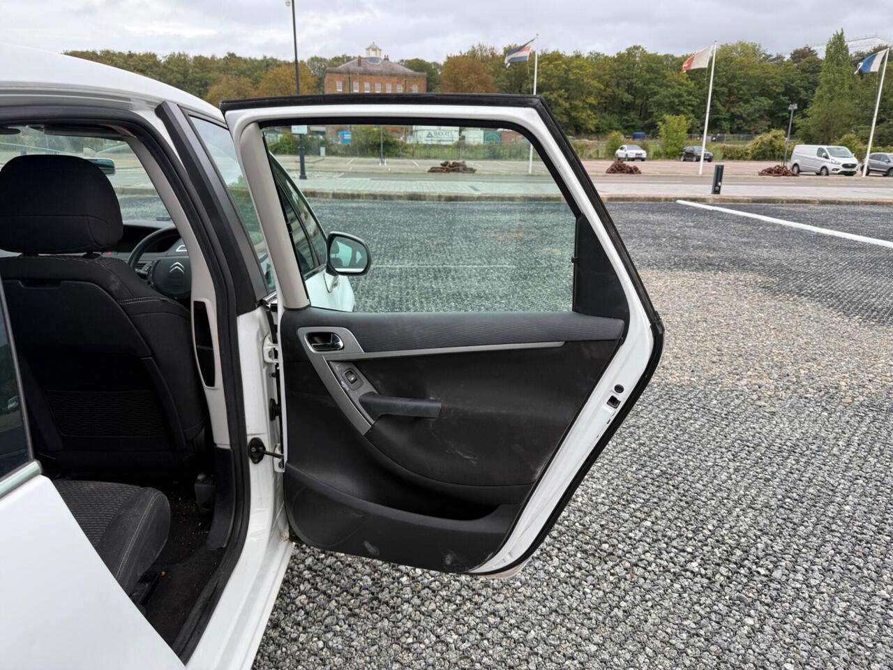 Citroen C4 Picasso — photo 30