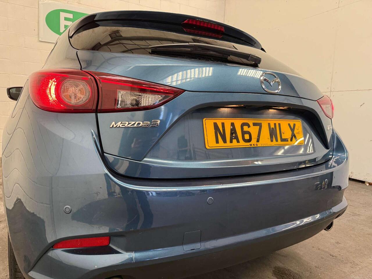 Mazda Mazda3 — photo 23