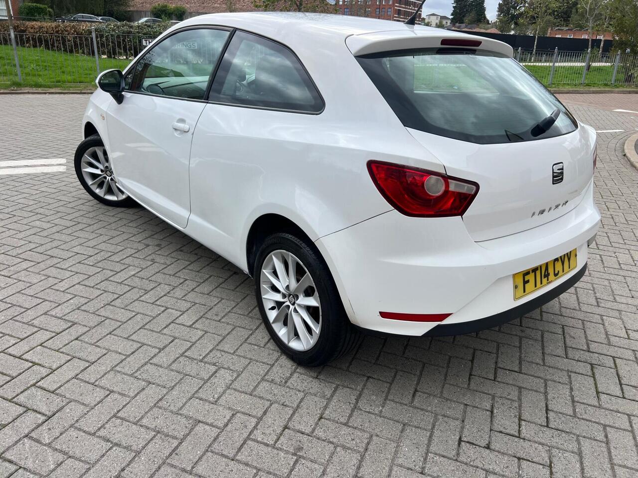 SEAT Ibiza — photo 3