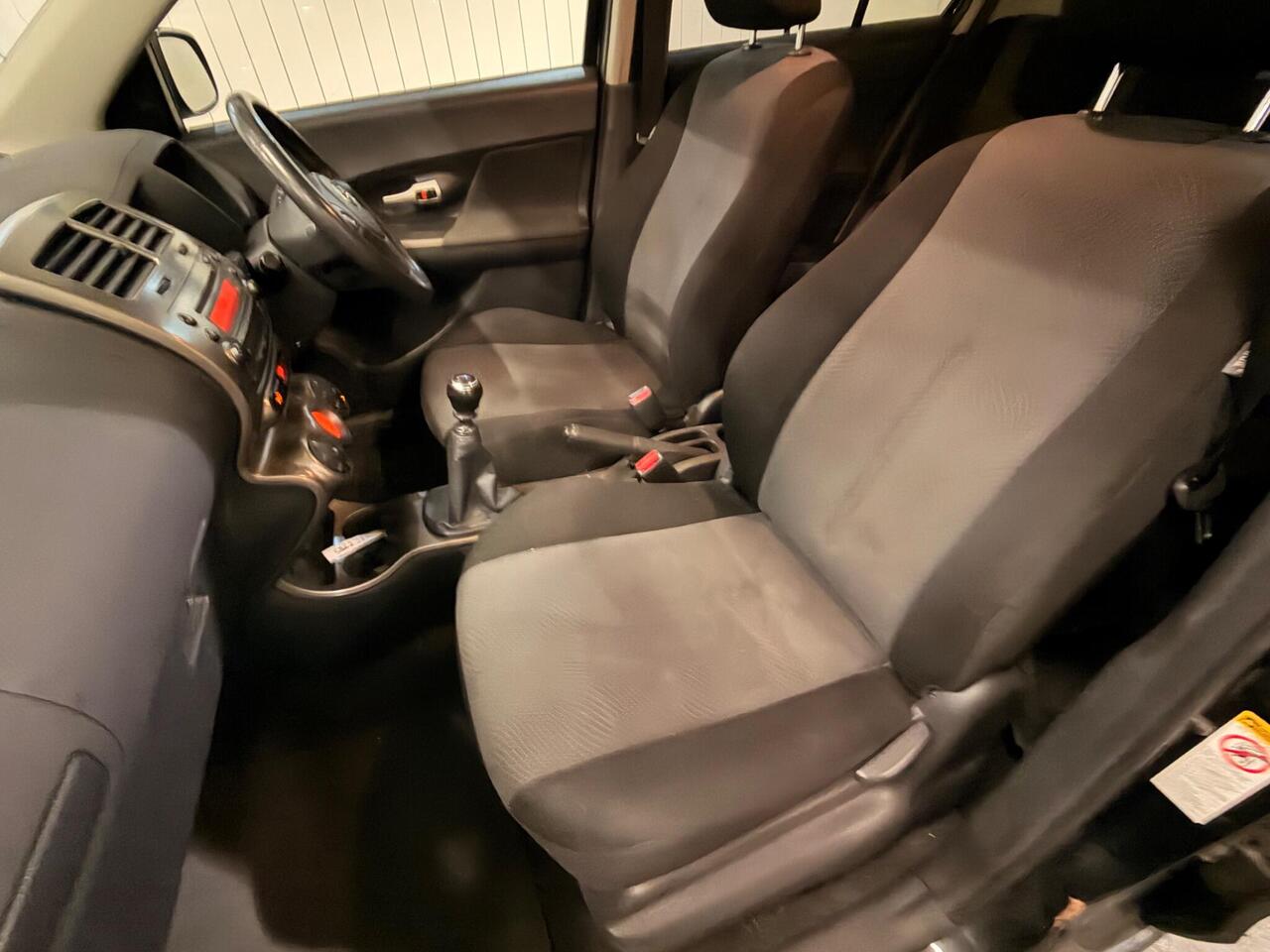 Toyota Urban Cruiser — photo 18