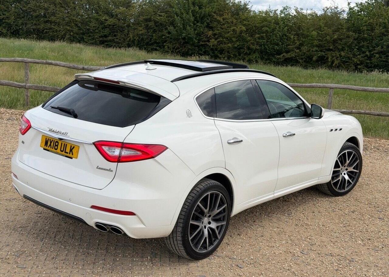 Maserati Levante — photo 12