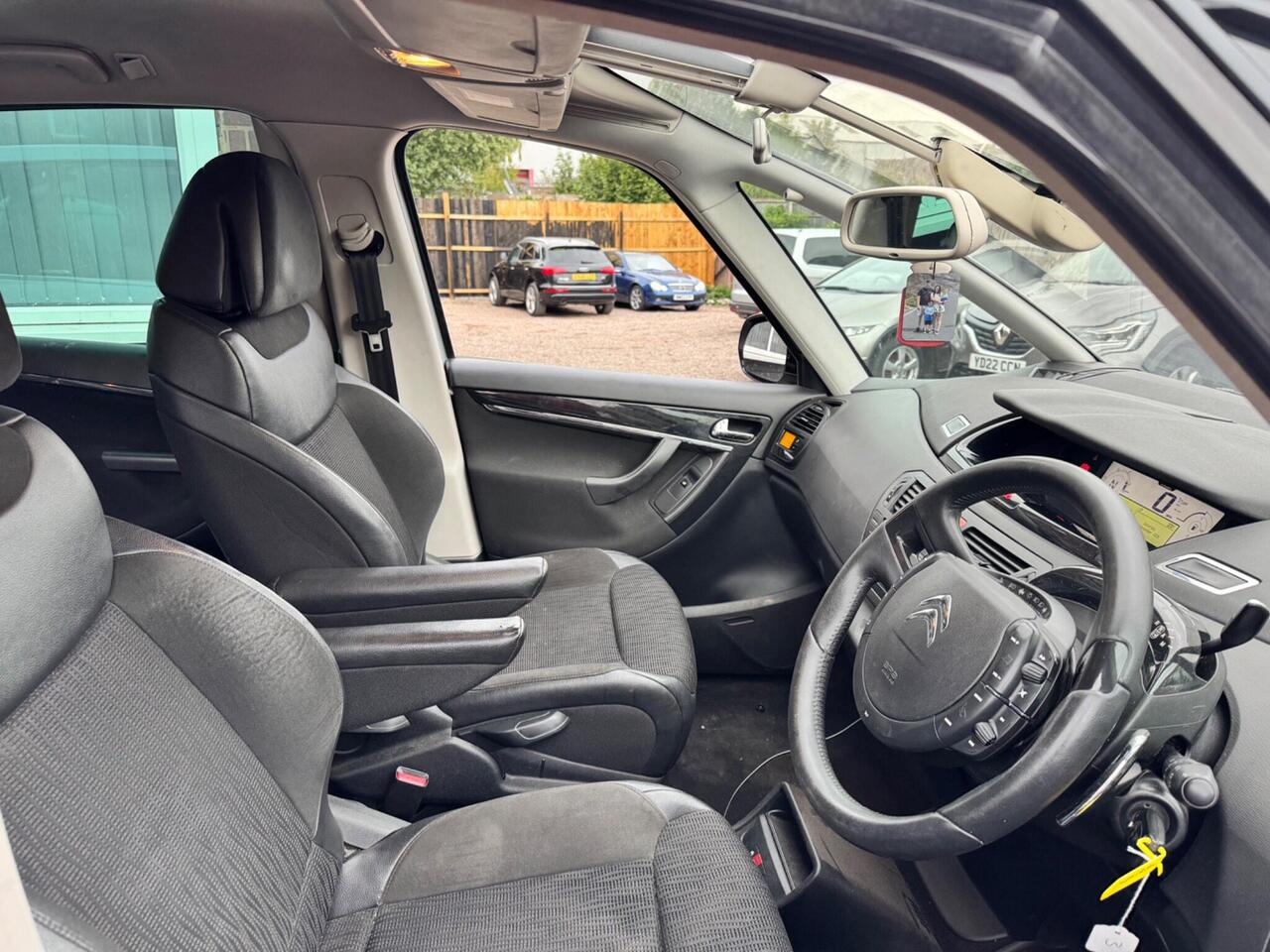 Citroen C4 Picasso — photo 10