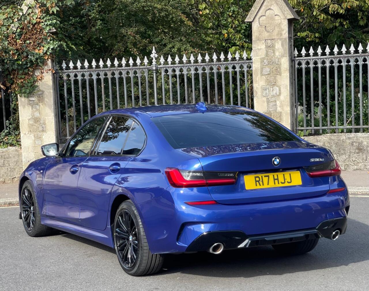 BMW 3 Series — photo 13