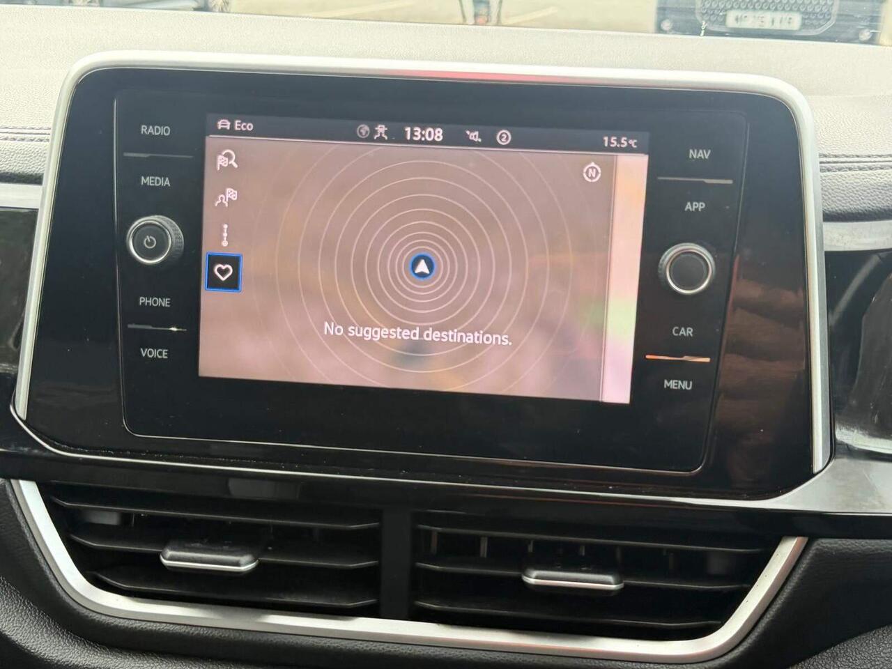 Volkswagen T-Roc — photo 8