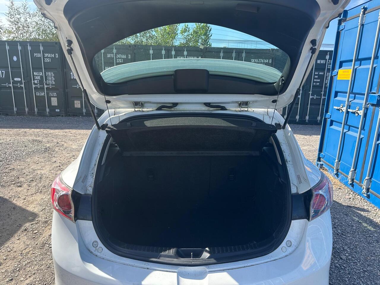 Mazda Mazda3 — photo 22