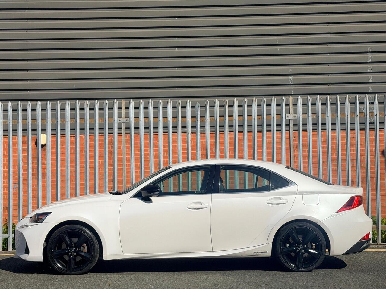2017 Lexus IS 2.5 300h Sport E-CVT Euro 6 (s/s) 4dr, photo 9