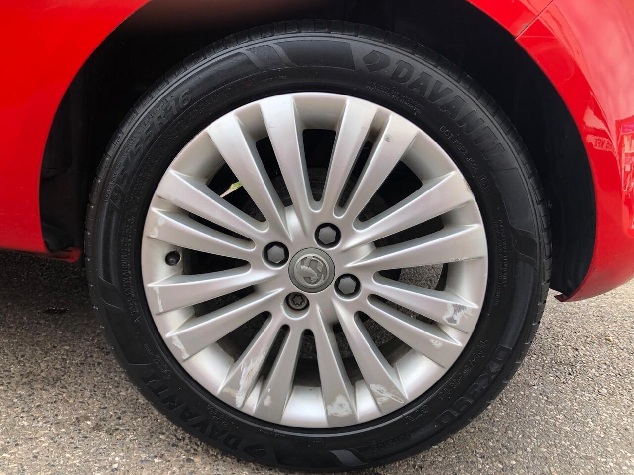 Vauxhall Corsa — photo 13
