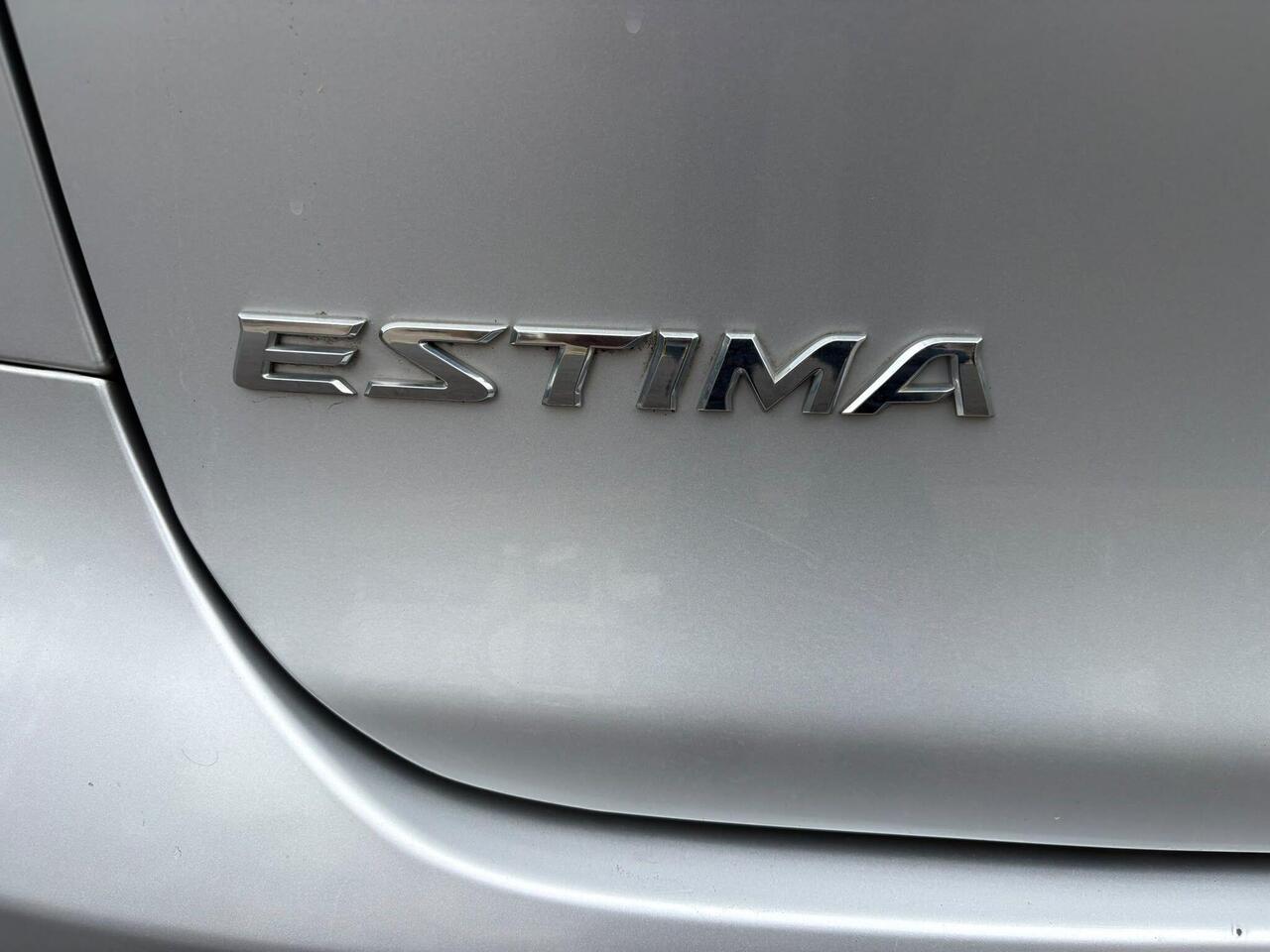 Toyota Estima — photo 38