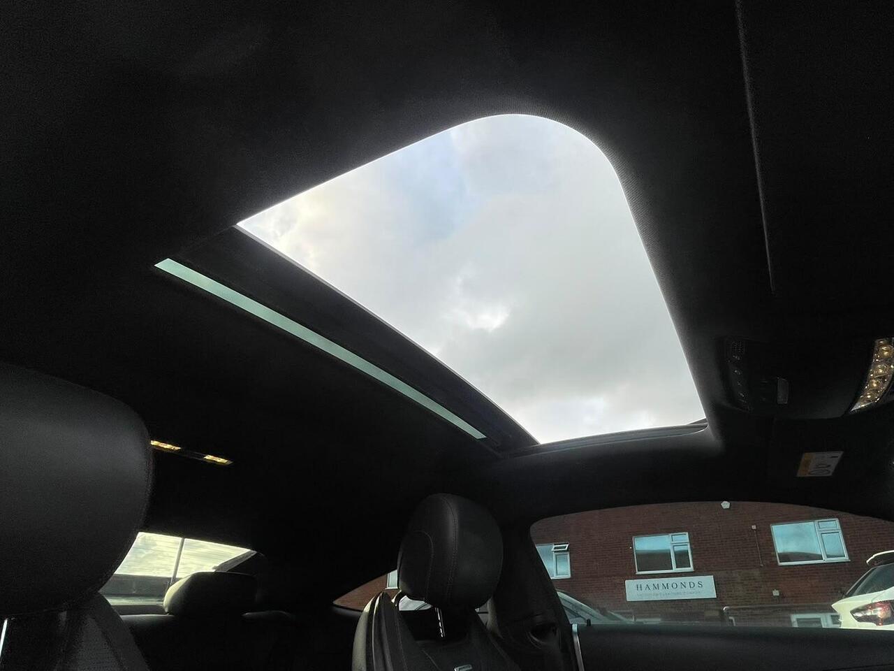 Mercedes-Benz C Class — photo 8