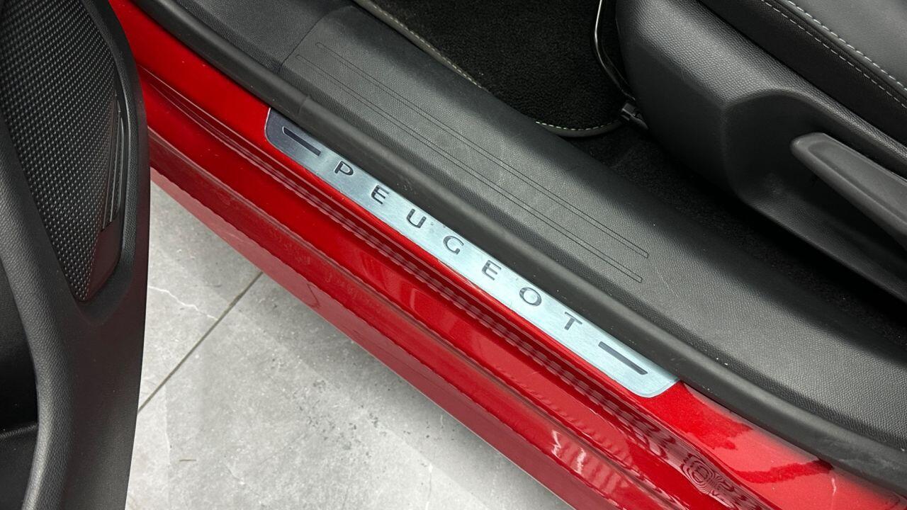 Peugeot 208 — photo 22