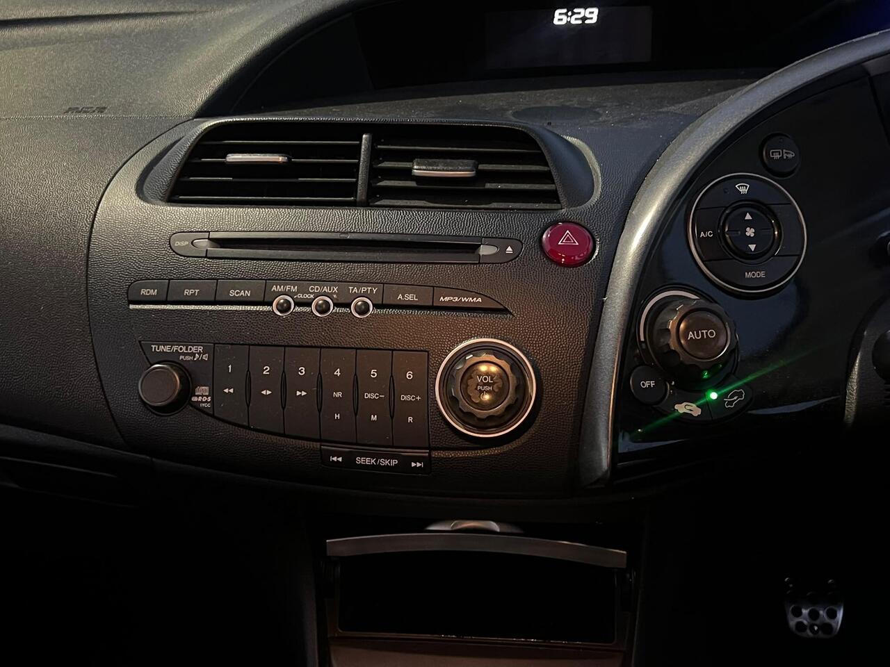 Honda Civic — photo 13
