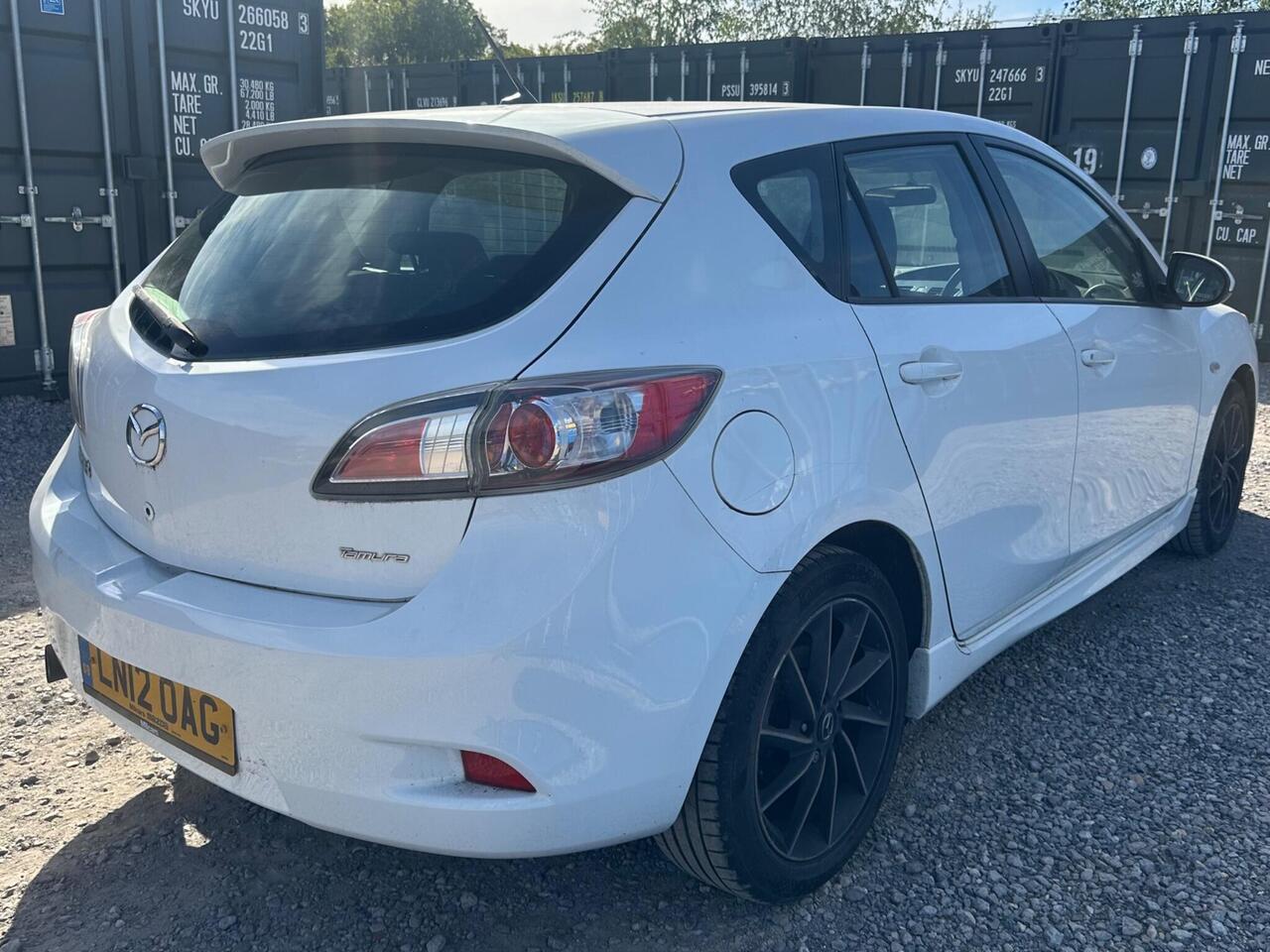 Mazda Mazda3 — photo 15