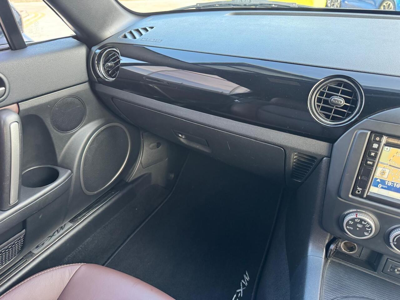 Mazda MX-5 — photo 28