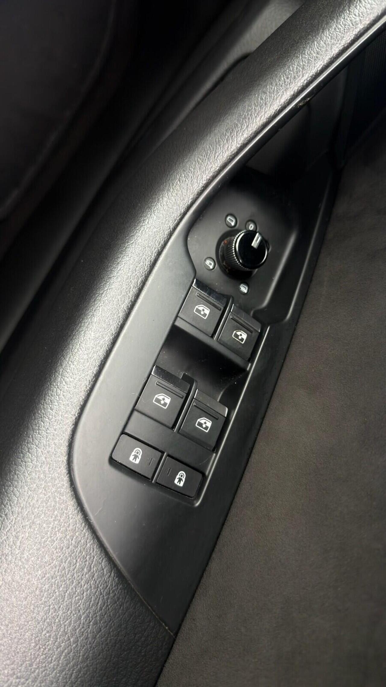 Audi A6 Saloon — photo 22