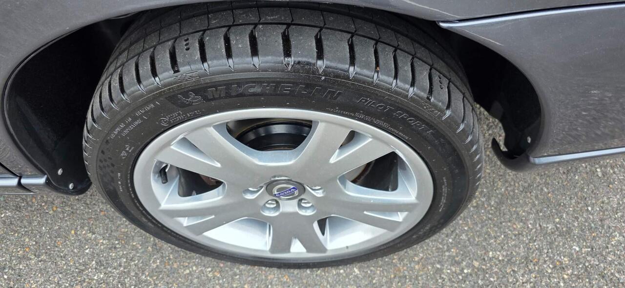Volvo V70 — photo 40