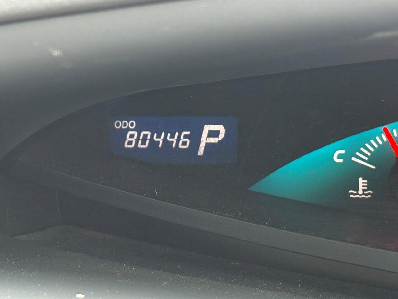 Toyota Estima — photo 40