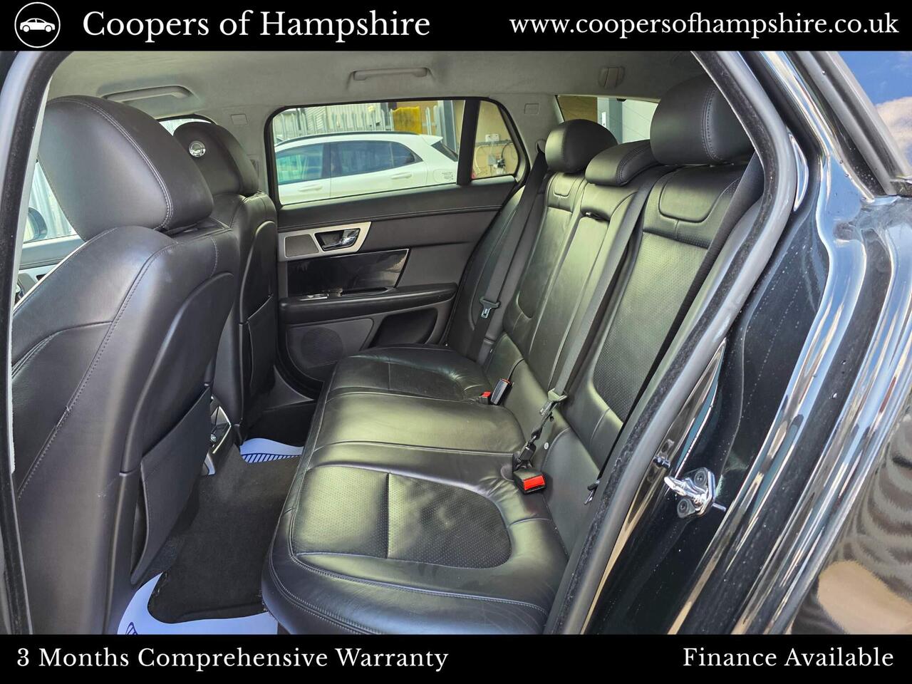 Jaguar XF — photo 11