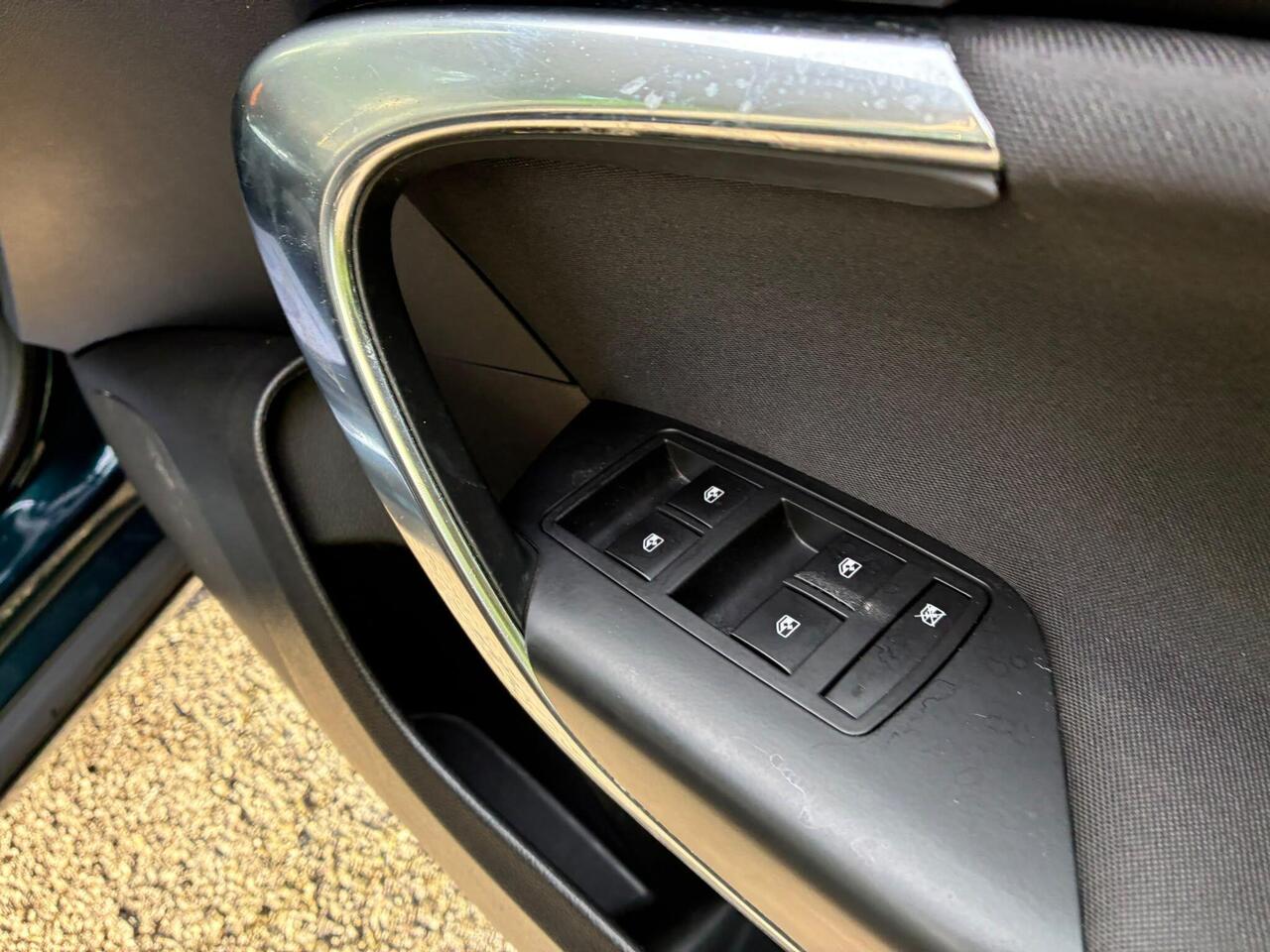 Vauxhall Insignia — photo 29