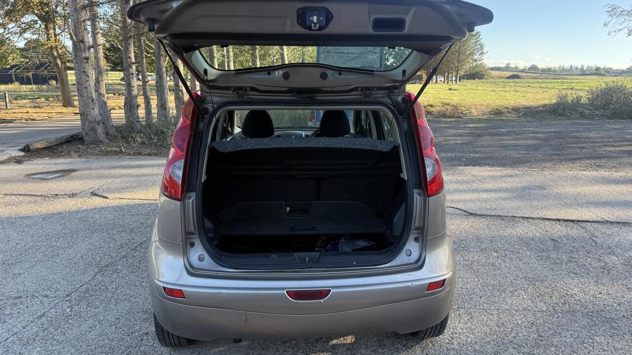 Nissan Note — photo 11