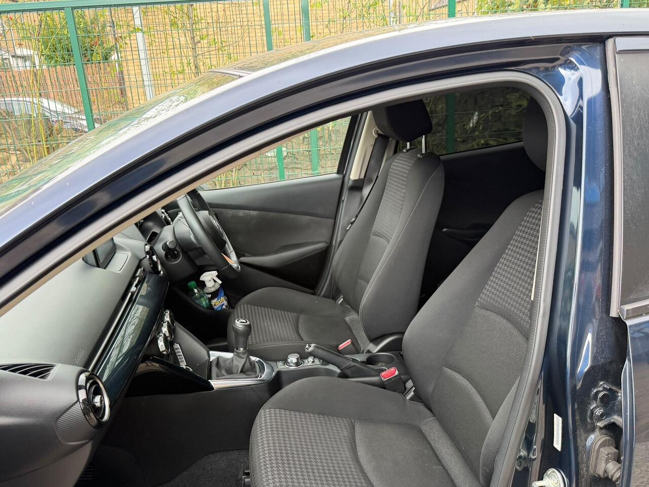 Mazda Mazda2 — photo 20