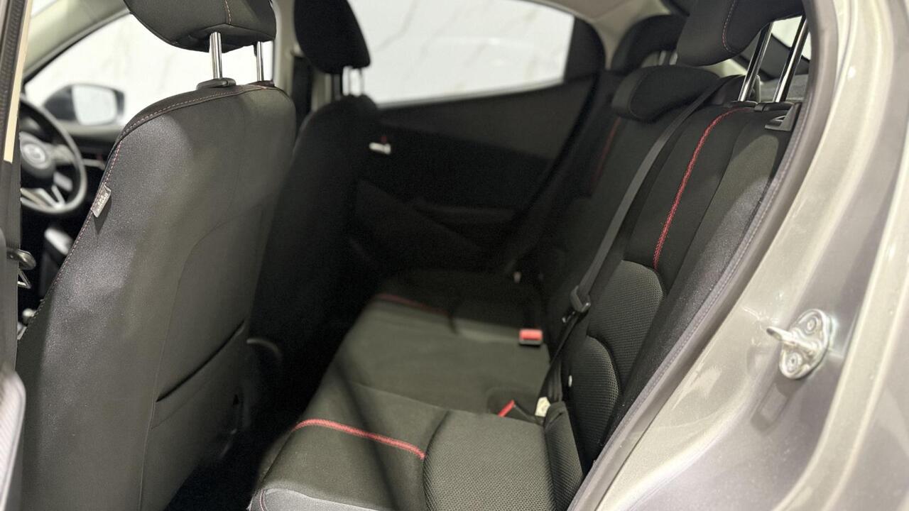 Mazda Mazda2 — photo 10