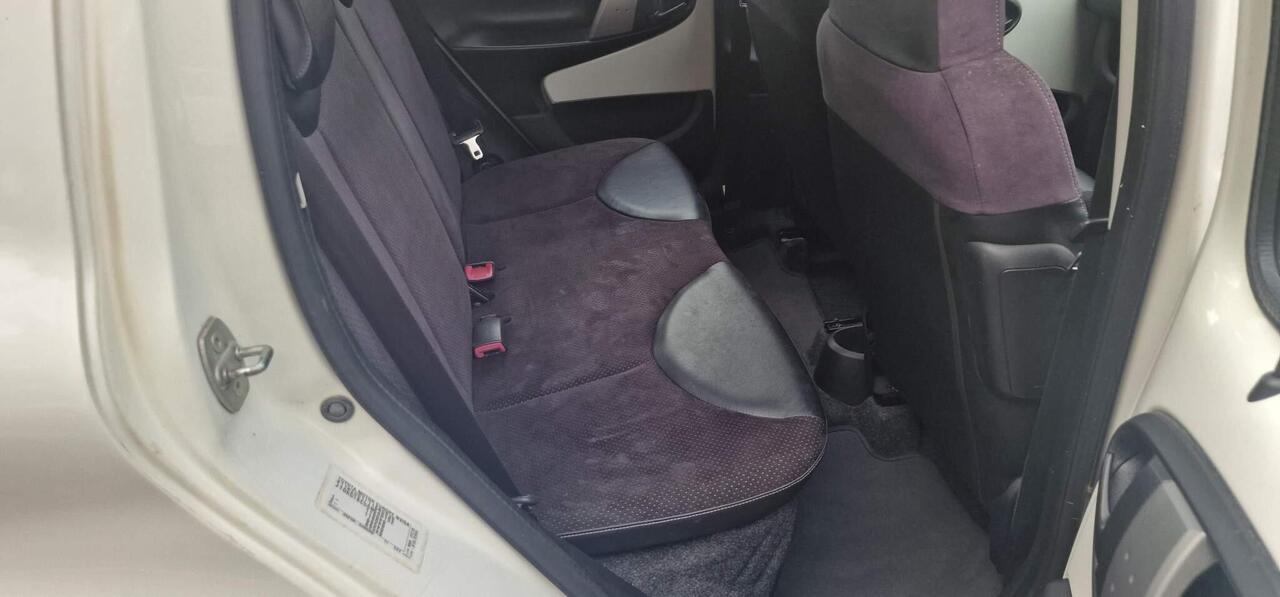Toyota AYGO — photo 7