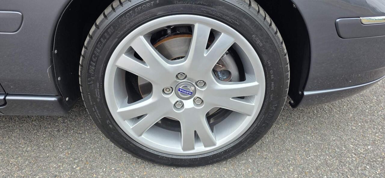 Volvo V70 — photo 41