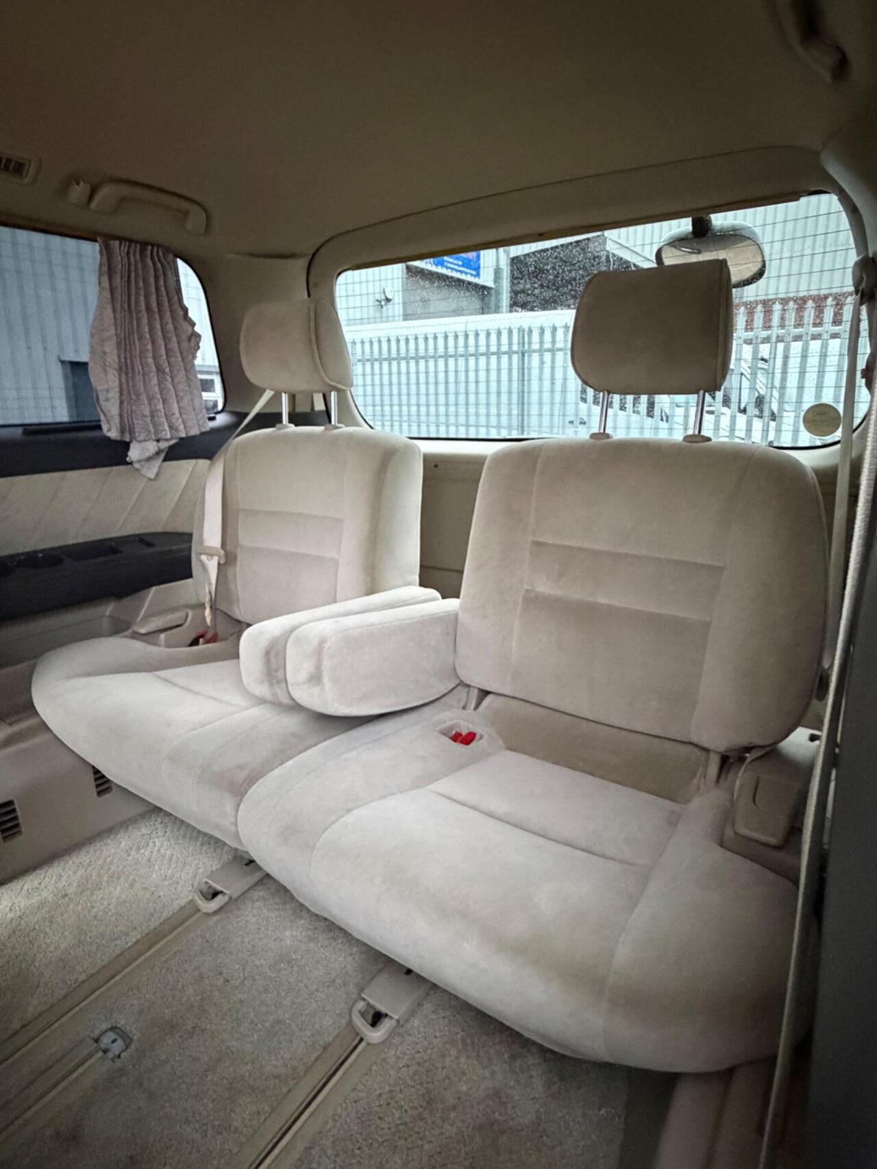 Toyota Alphard — photo 19