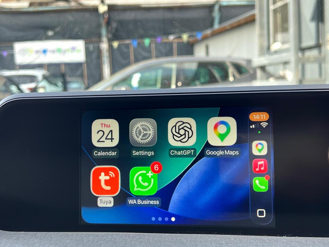 Lexus UX — photo 62