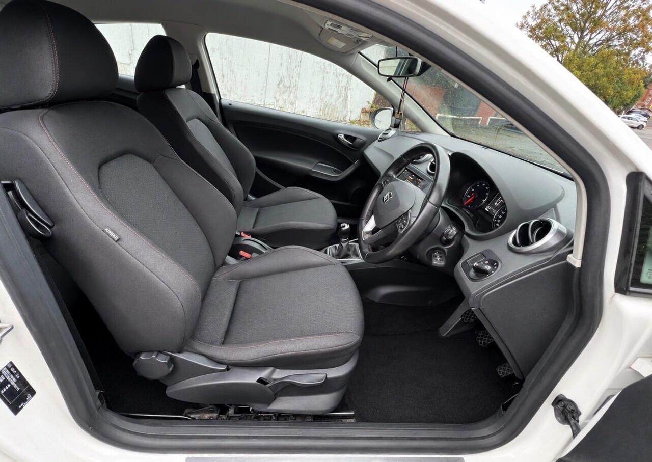 SEAT Ibiza — photo 6