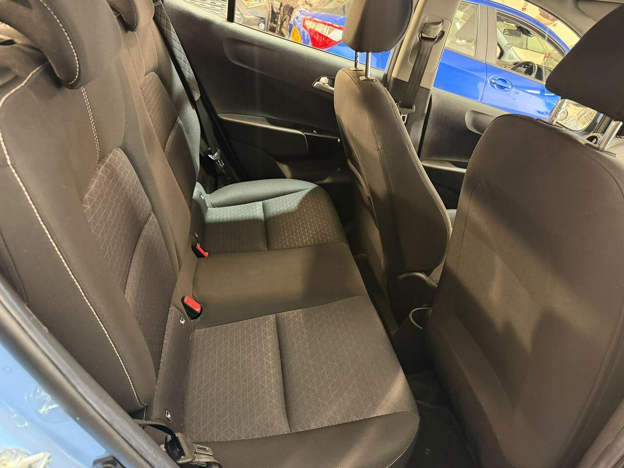 Kia Picanto — photo 11