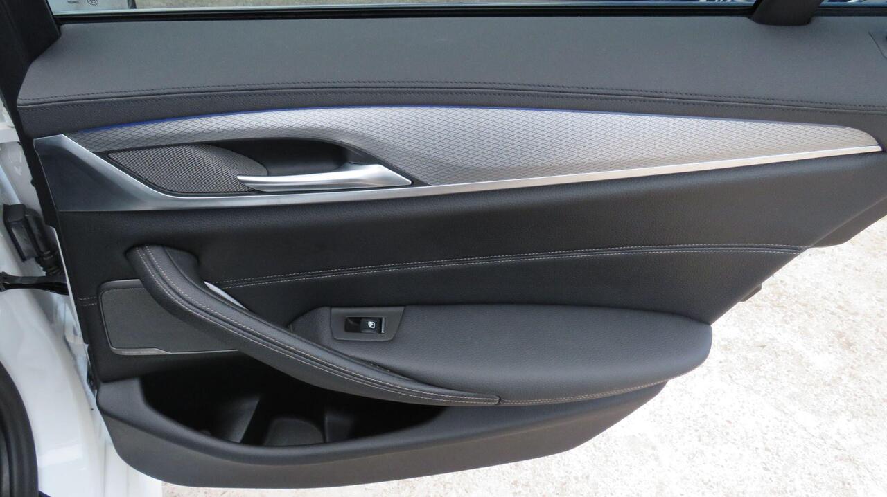 BMW 5 Series — photo 18